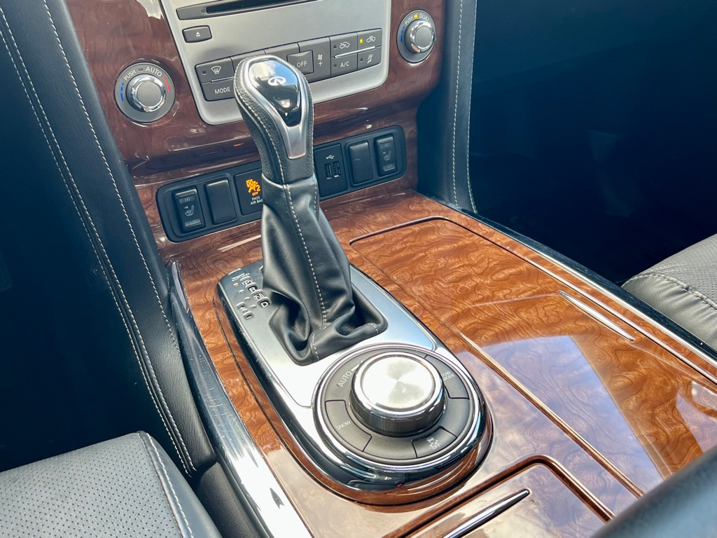 Photo 17 of this INFINITI QX80