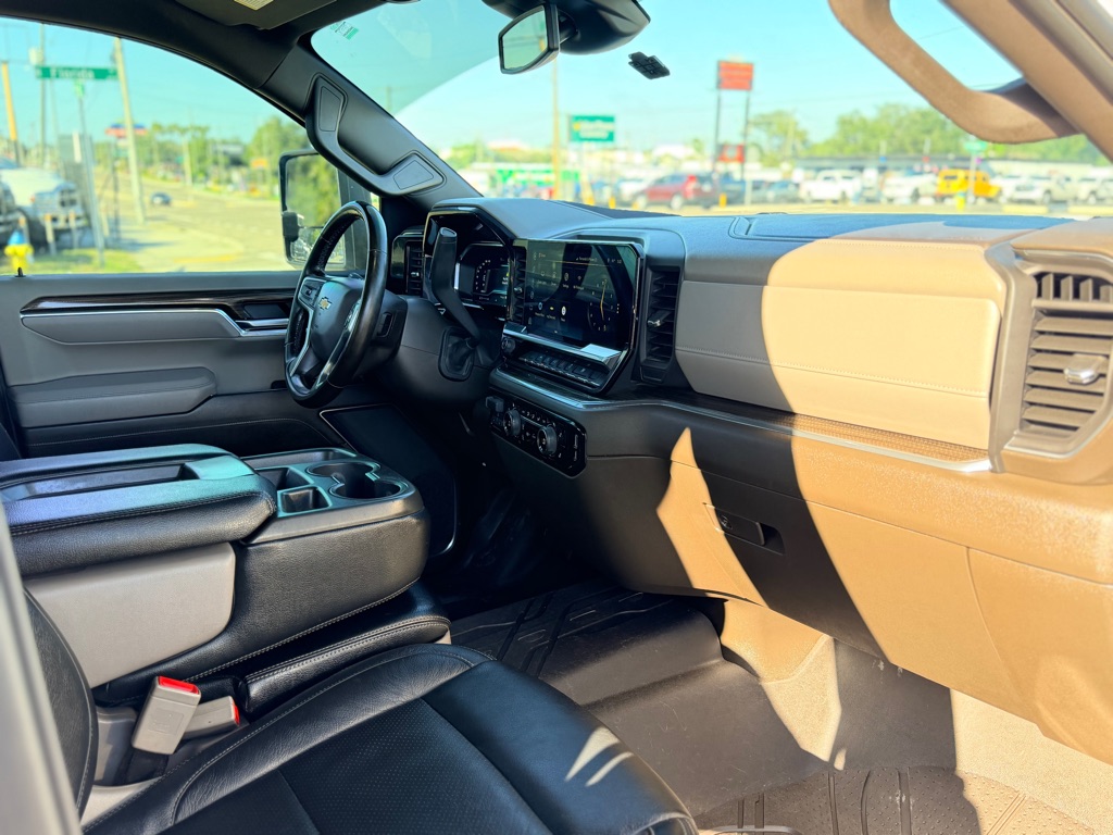 Photo 13 of this CHEVROLET SILVERADO 1500