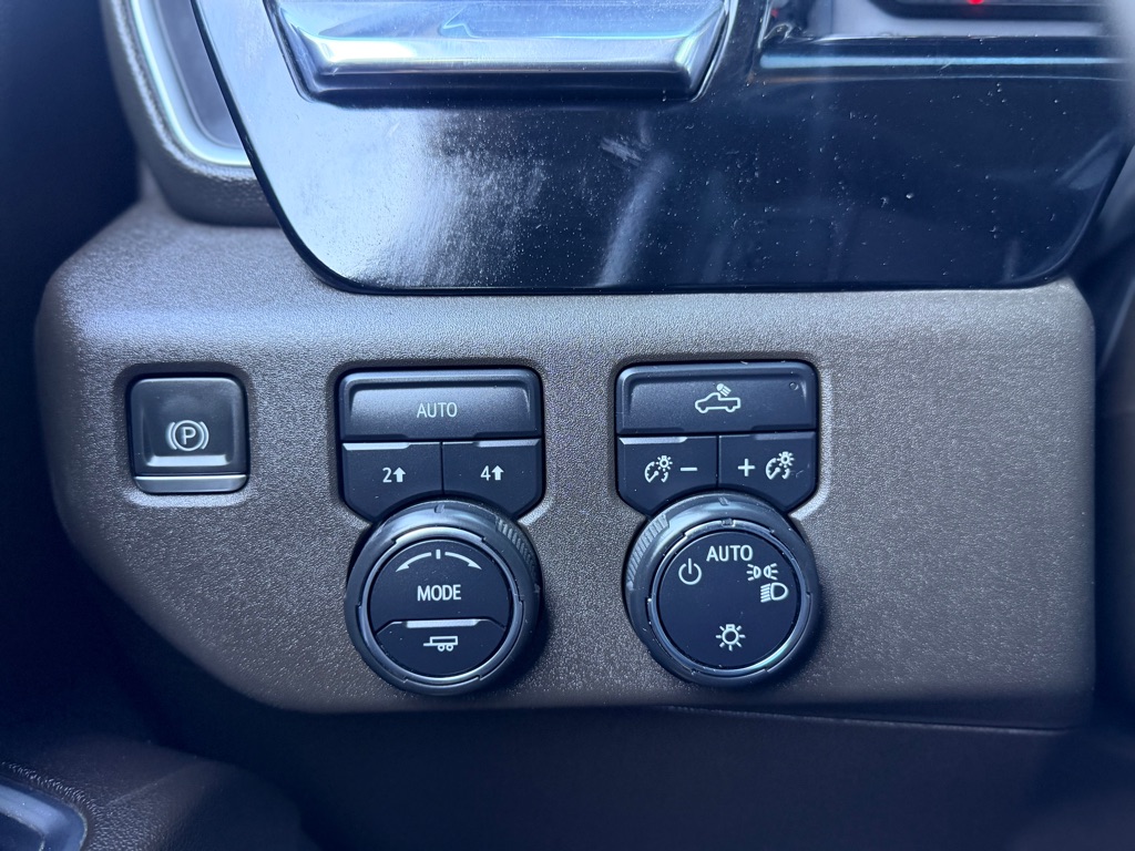 Photo 24 of this CHEVROLET SILVERADO 1500
