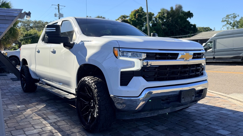 Photo 3 of this CHEVROLET SILVERADO 1500