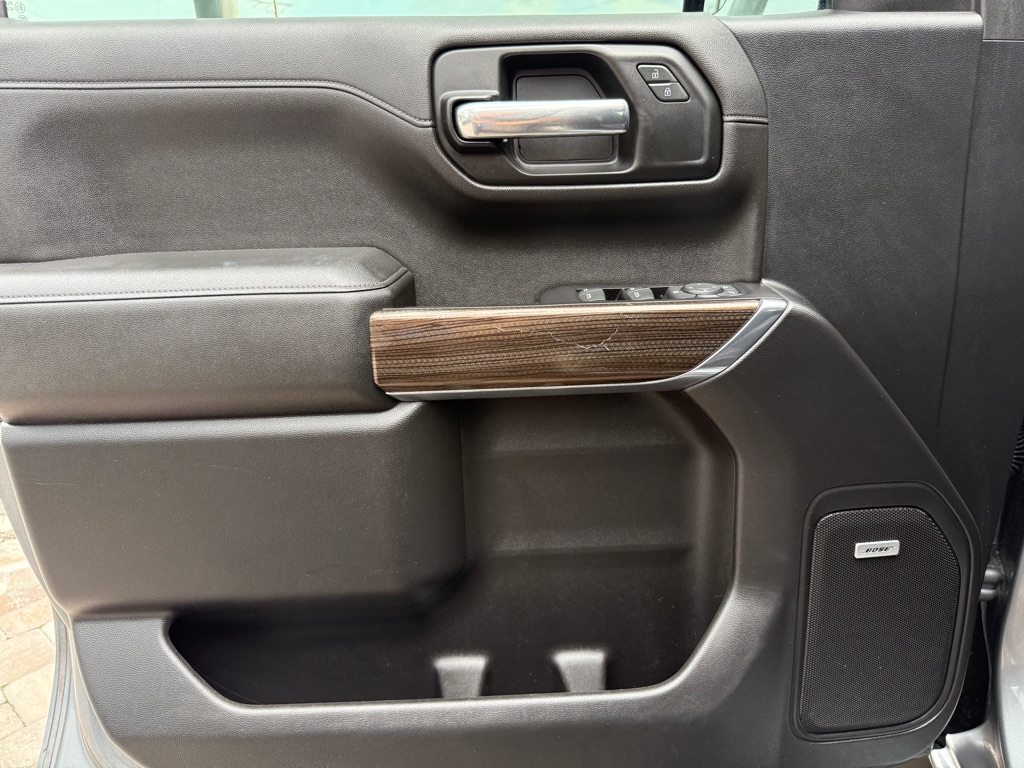 Photo 32 of this CHEVROLET SILVERADO 1500