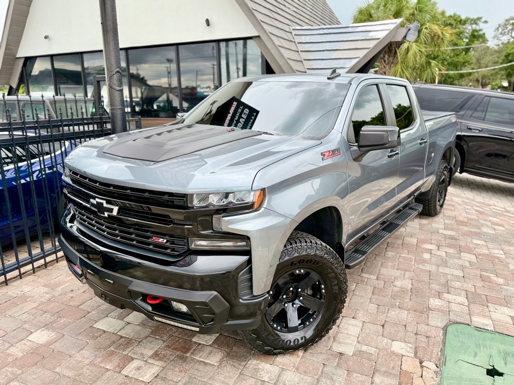 Photo 2 of this CHEVROLET SILVERADO 1500