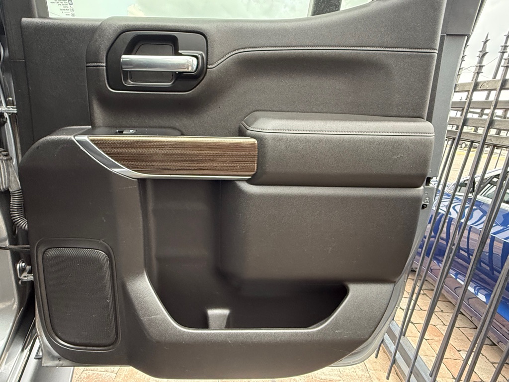 Photo 35 of this CHEVROLET SILVERADO 1500
