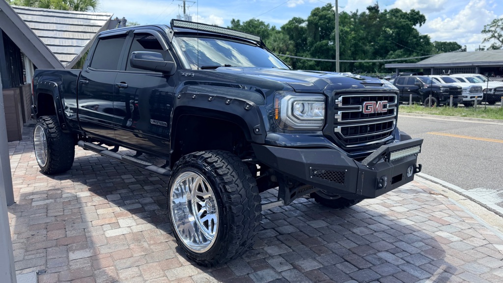 Photo 9 of this GMC SIERRA