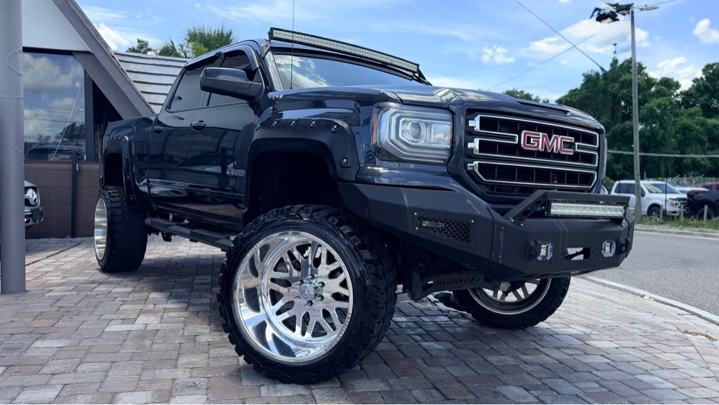 Photo 4 of this GMC SIERRA