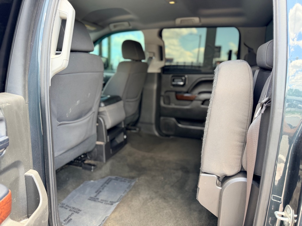 Photo 21 of this GMC SIERRA