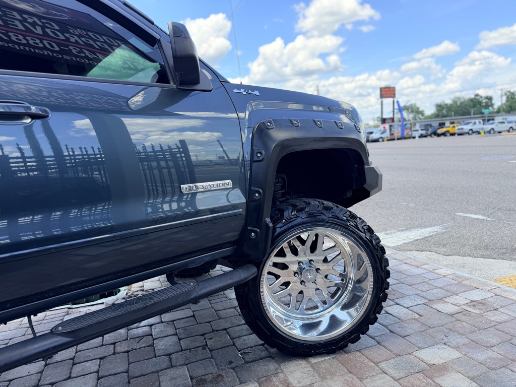 Photo 5 of this GMC SIERRA