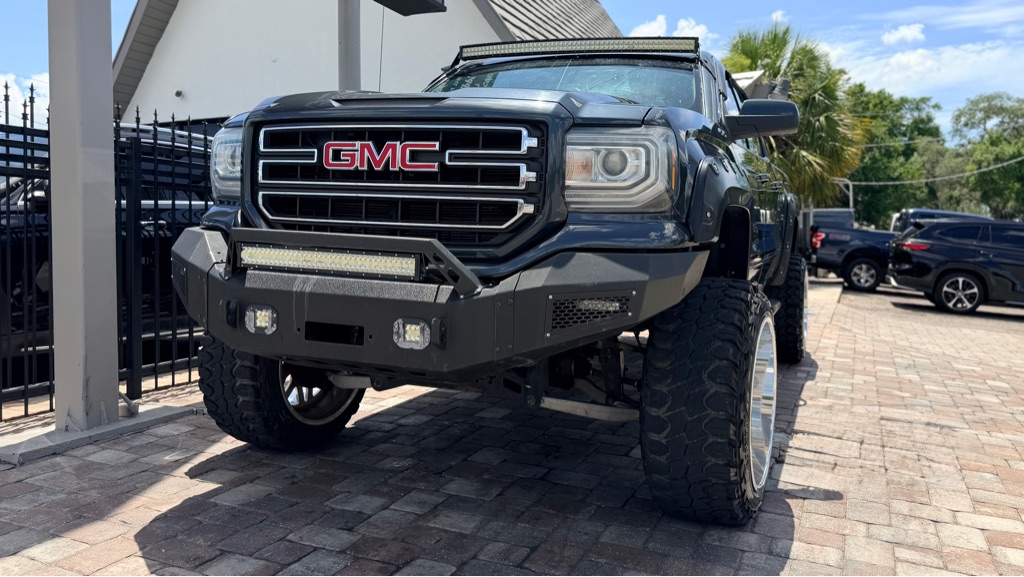 Photo 16 of this GMC SIERRA