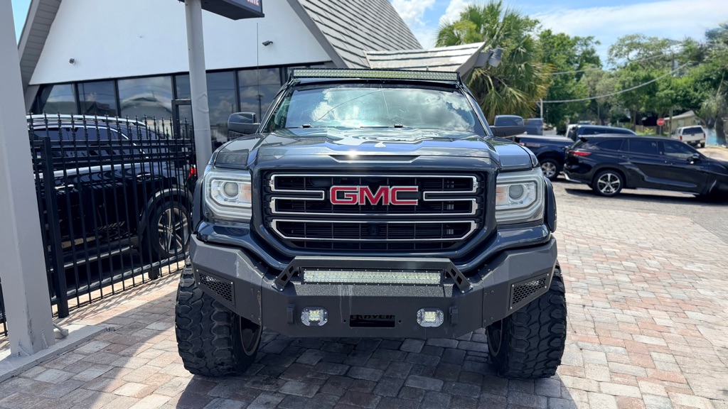 Photo 6 of this GMC SIERRA