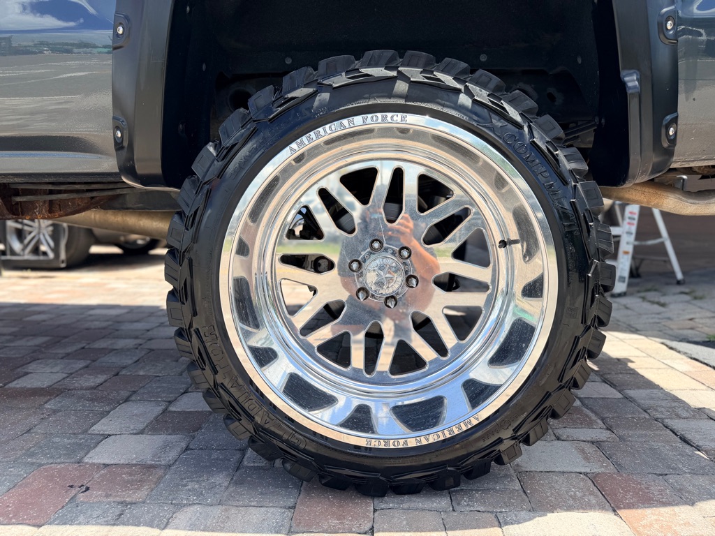 Photo 11 of this GMC SIERRA