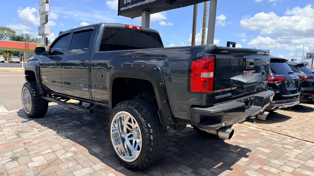 Photo 13 of this GMC SIERRA