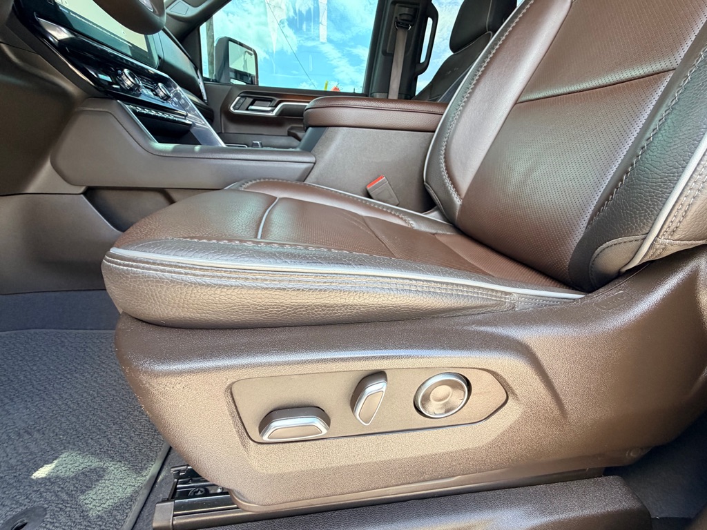 Photo 37 of this GMC SIERRA