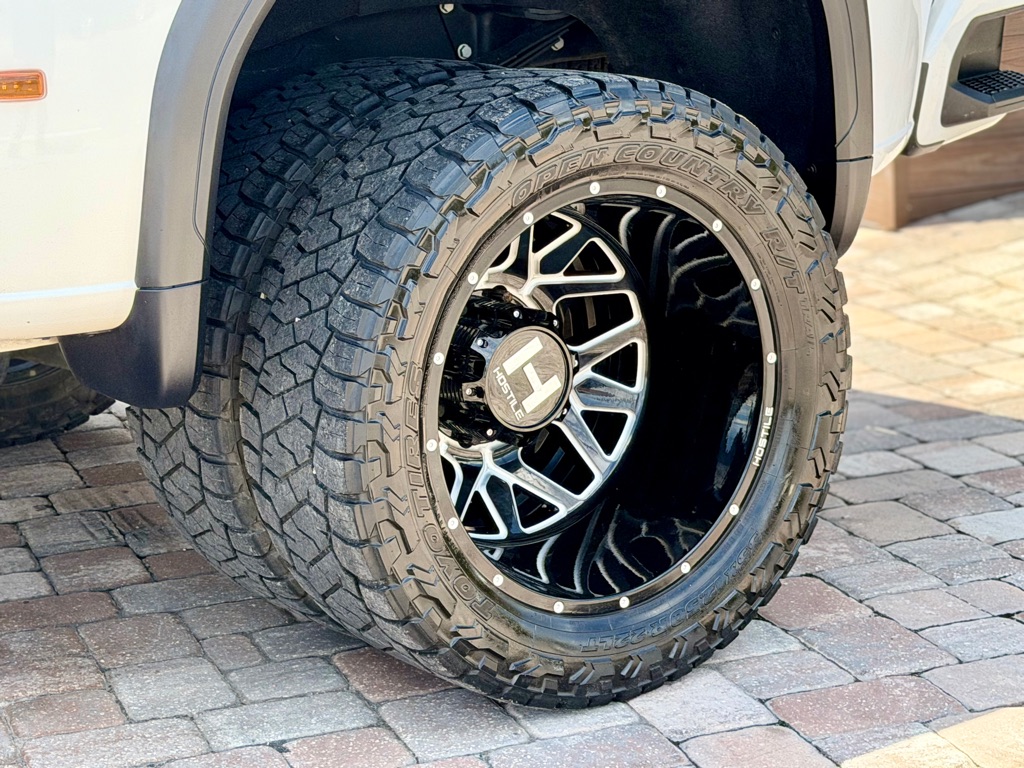 Photo 26 of this GMC SIERRA