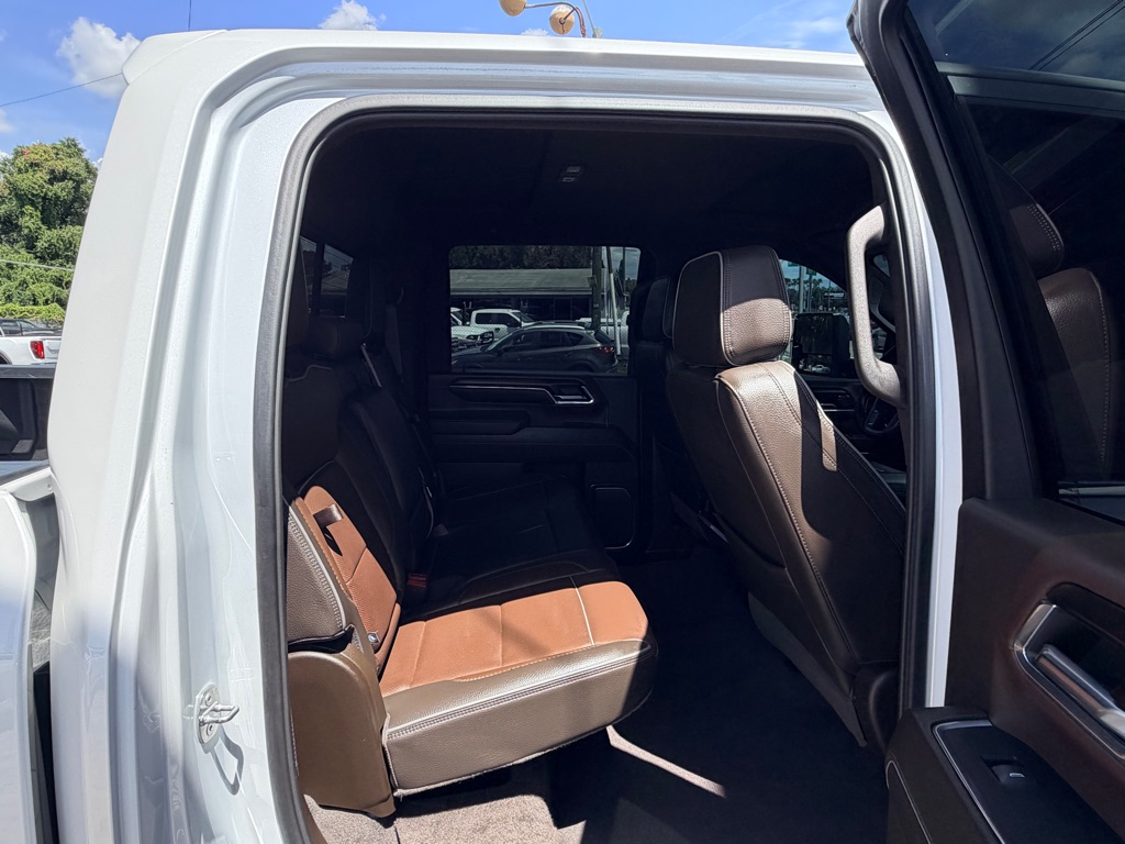 Photo 18 of this GMC SIERRA