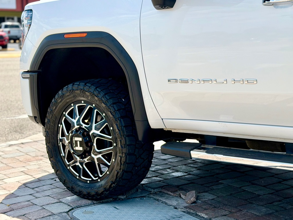 Photo 27 of this GMC SIERRA