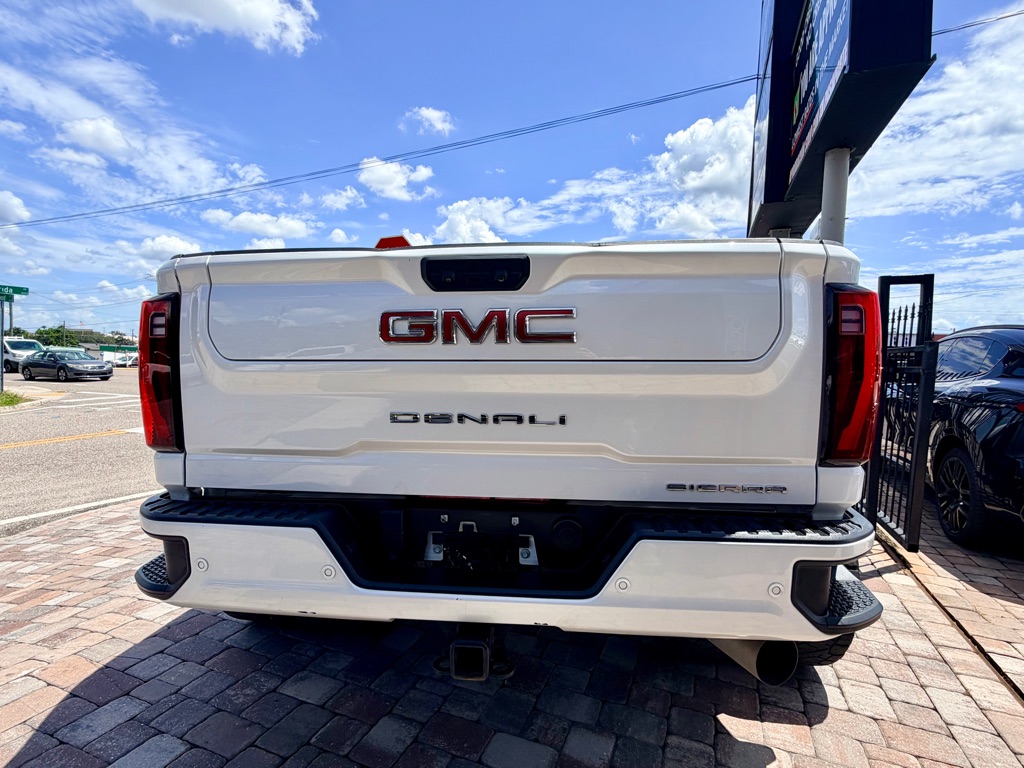 Photo 8 of this GMC SIERRA