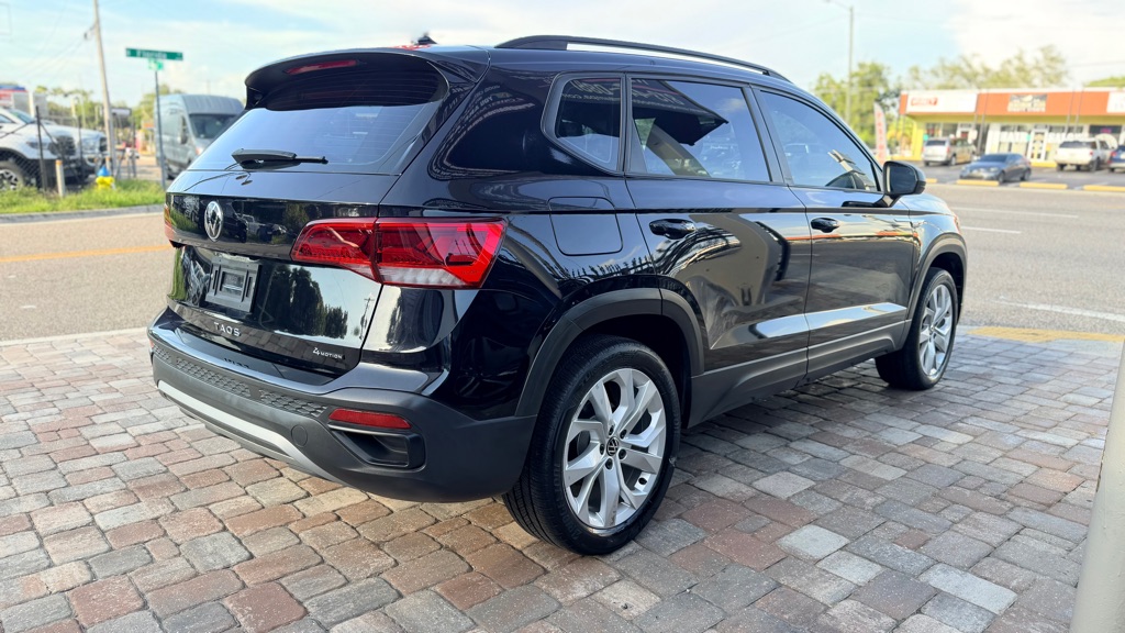 Photo 13 of this VOLKSWAGEN TAOS