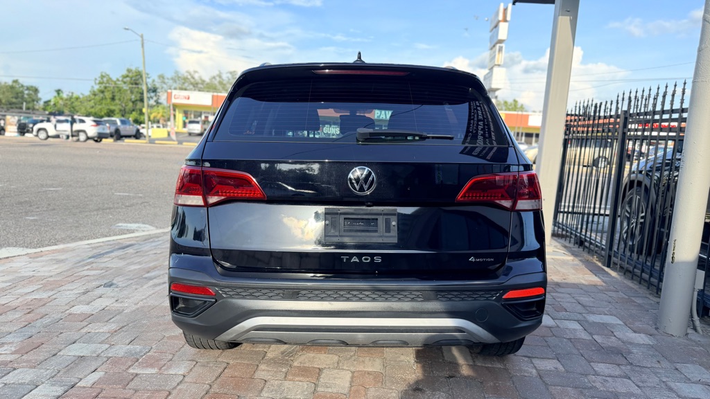 Photo 11 of this VOLKSWAGEN TAOS