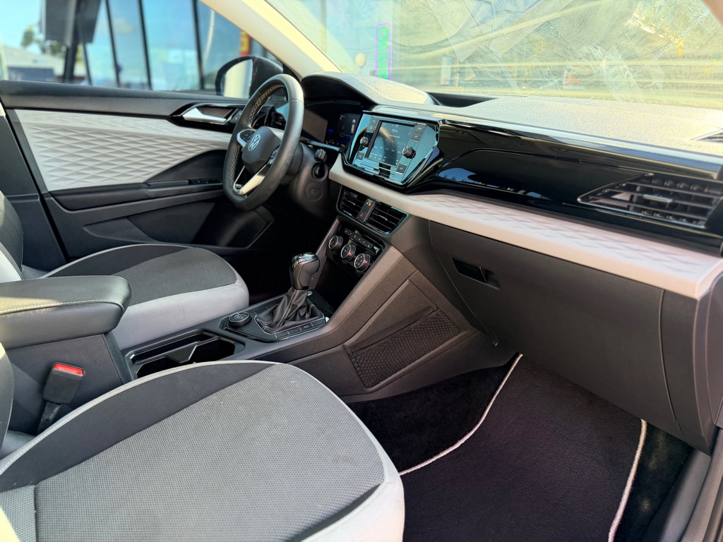 Photo 17 of this VOLKSWAGEN TAOS