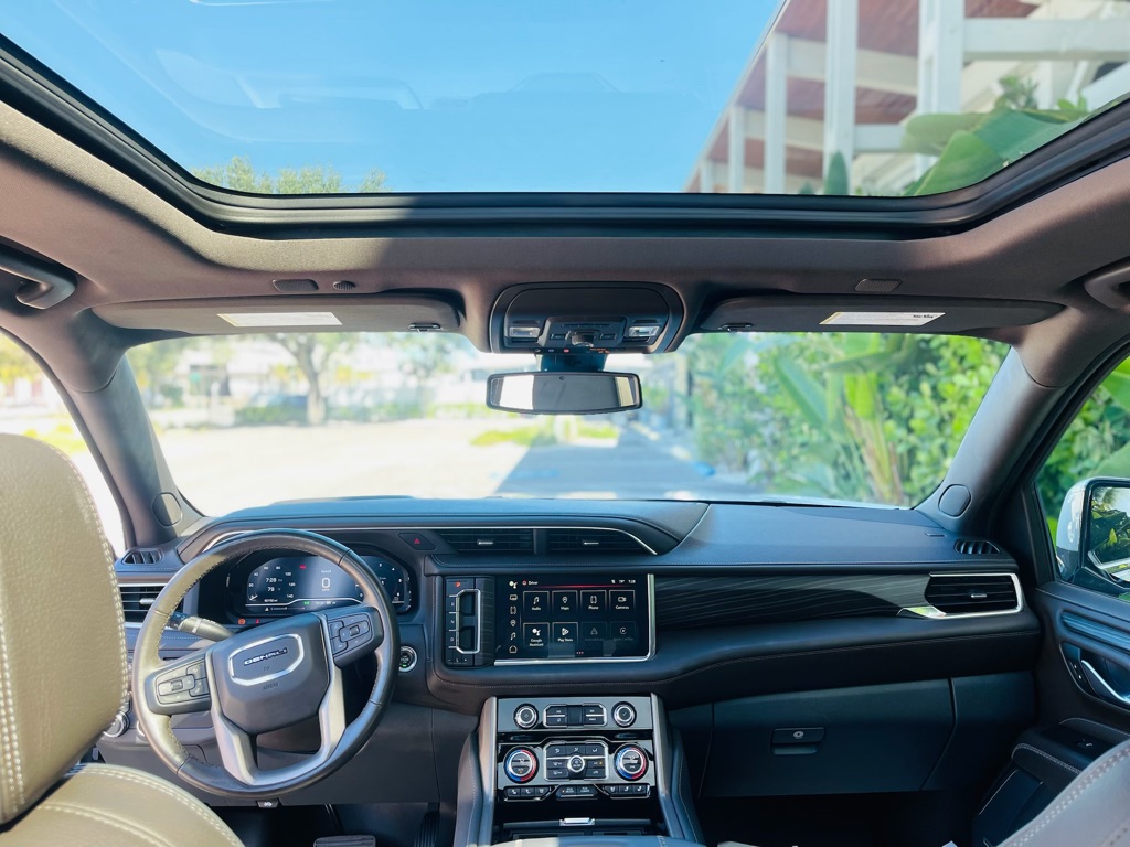 Photo 14 of this GMC YUKON