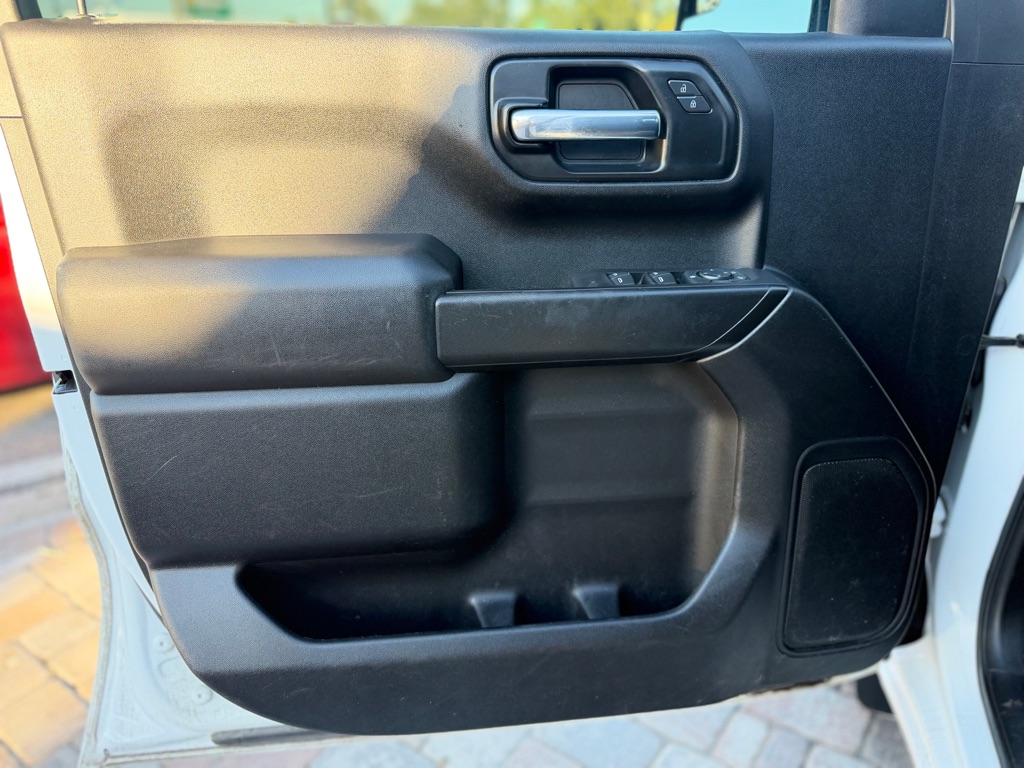 Photo 25 of this CHEVROLET SILVERADO 1500