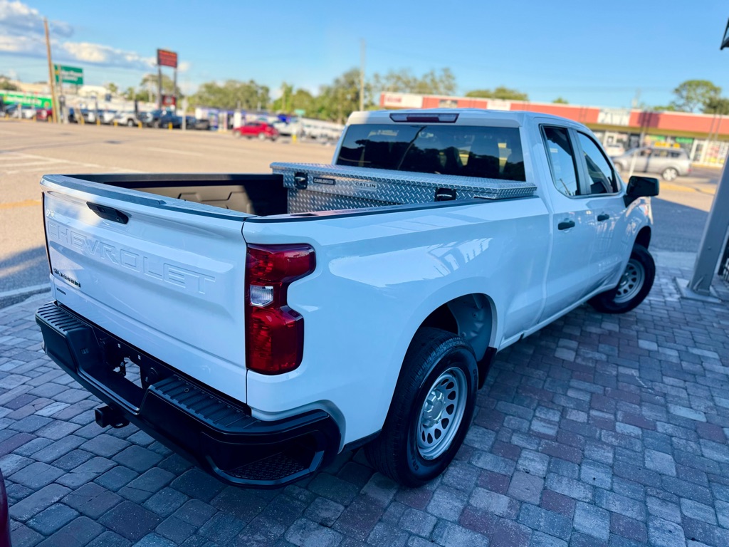Photo 2 of this CHEVROLET SILVERADO 1500