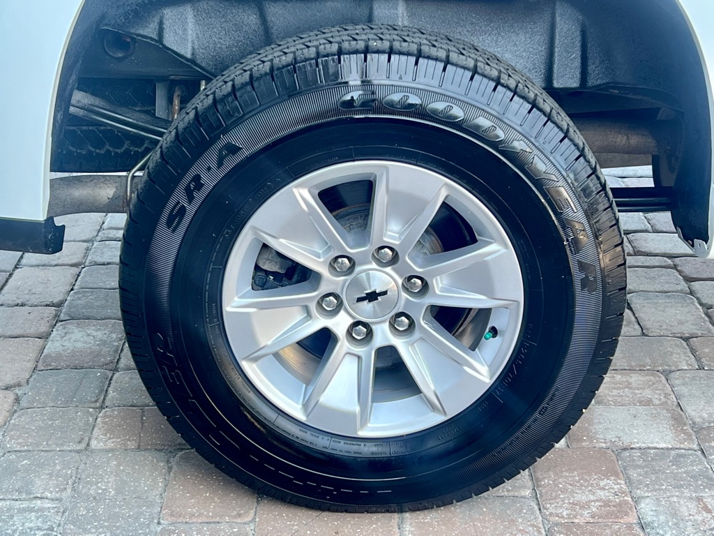 CHEVROLET SILVERADO 1500 2019 CHEVROLET SILVERADO 1500 1GCUYDED5KZ357573