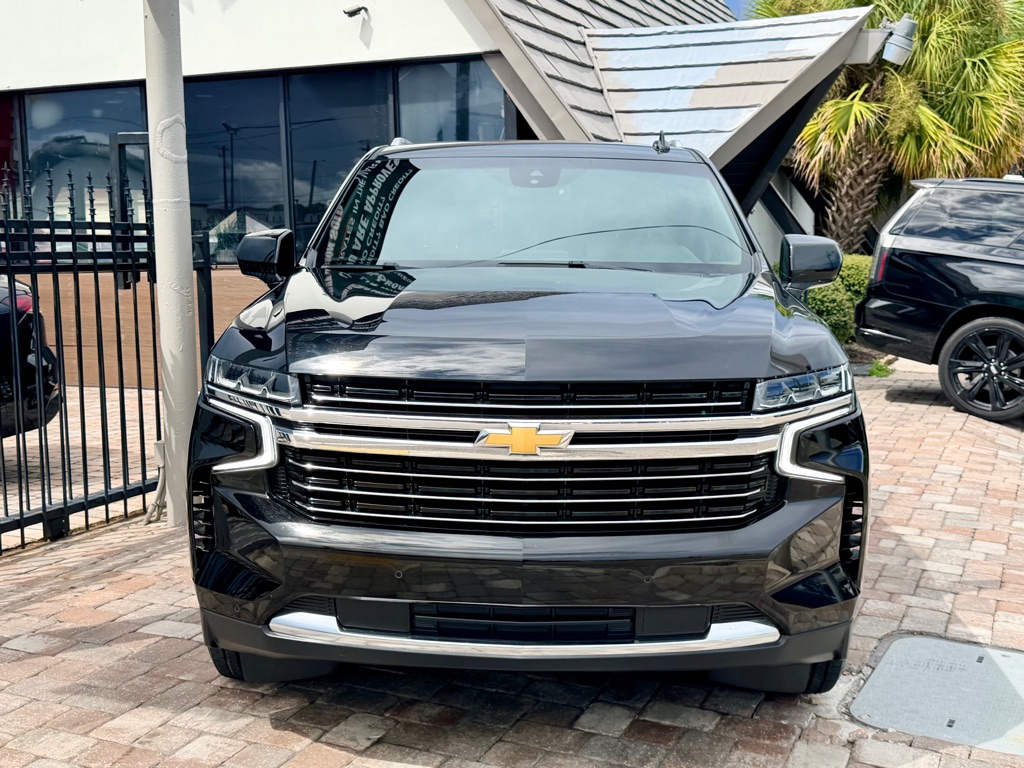 Photo 3 of this CHEVROLET SUBURBAN
