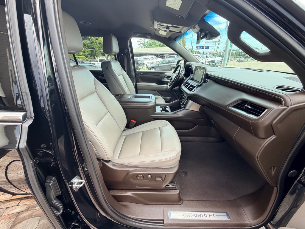 Photo 18 of this CHEVROLET SUBURBAN