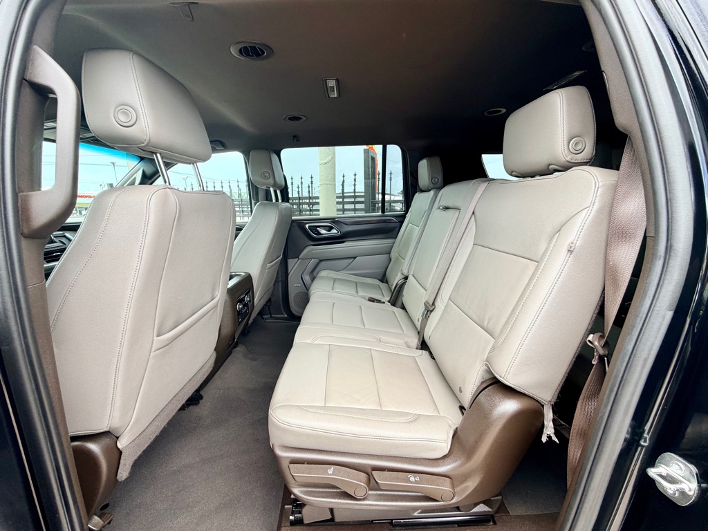 Photo 15 of this CHEVROLET SUBURBAN