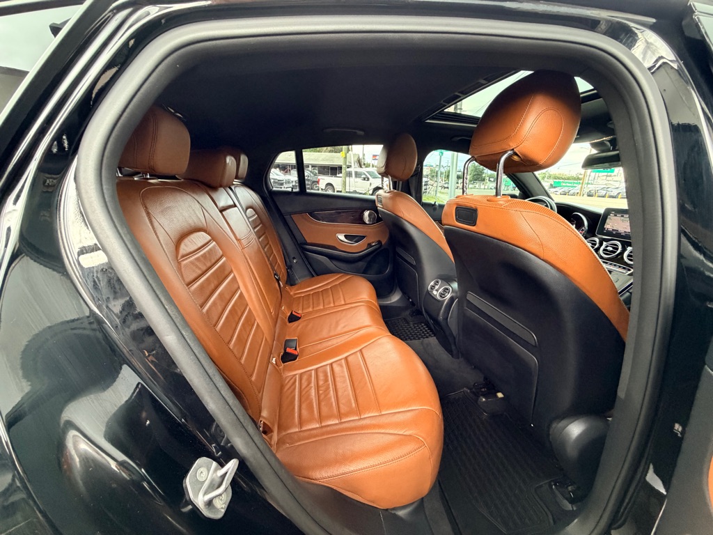 Photo 19 of this MERCEDES-BENZ GLC COUPE
