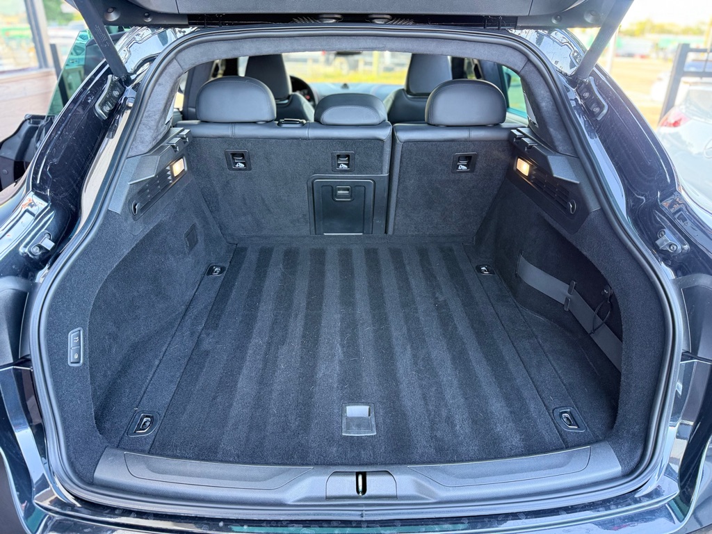 Photo 23 of this MASERATI LEVANTE