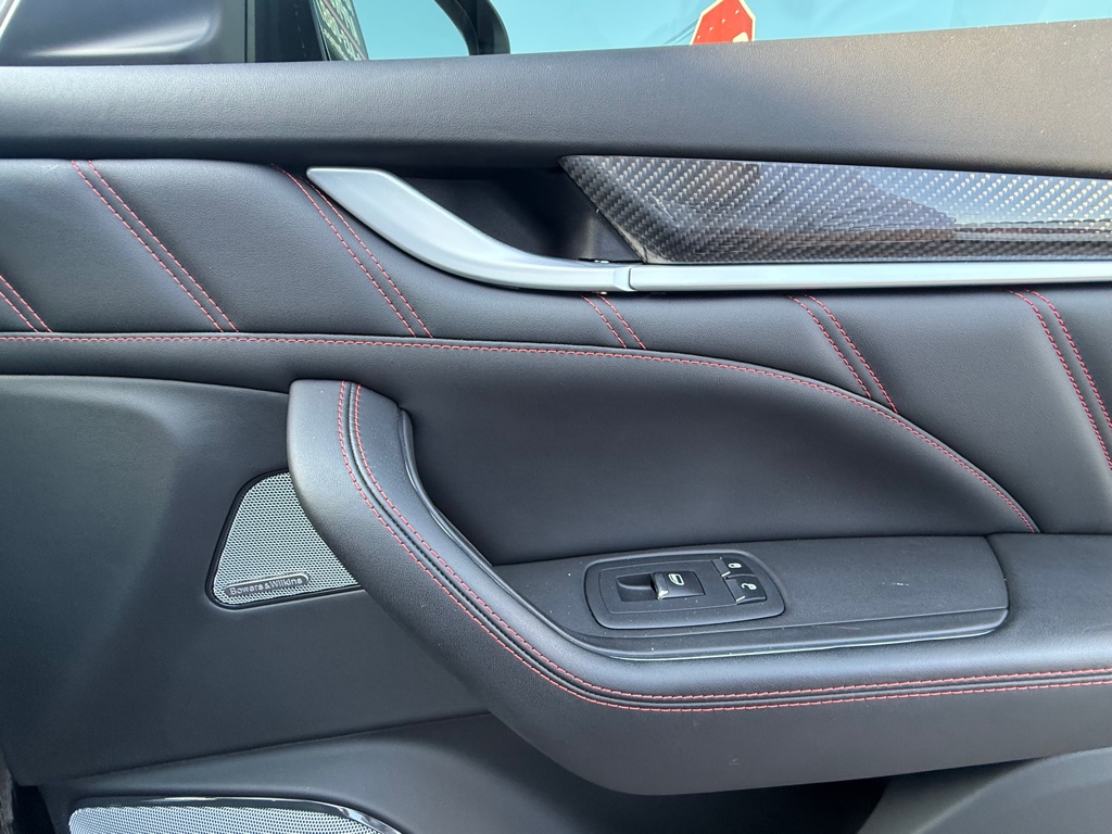 Photo 45 of this MASERATI LEVANTE