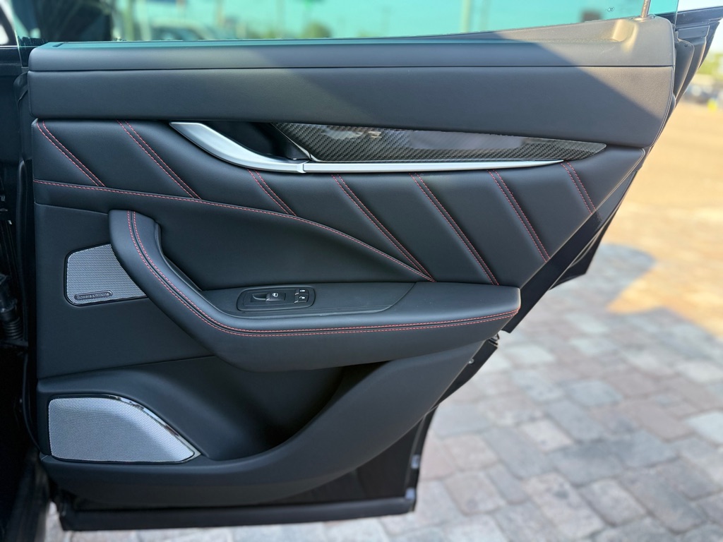 Photo 43 of this MASERATI LEVANTE
