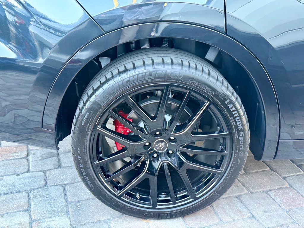 Photo 36 of this MASERATI LEVANTE