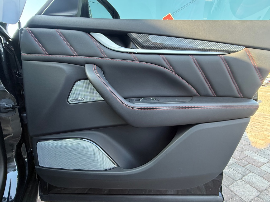 Photo 44 of this MASERATI LEVANTE