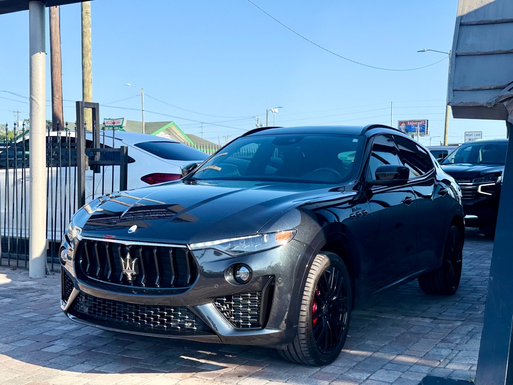 Photo 6 of this MASERATI LEVANTE