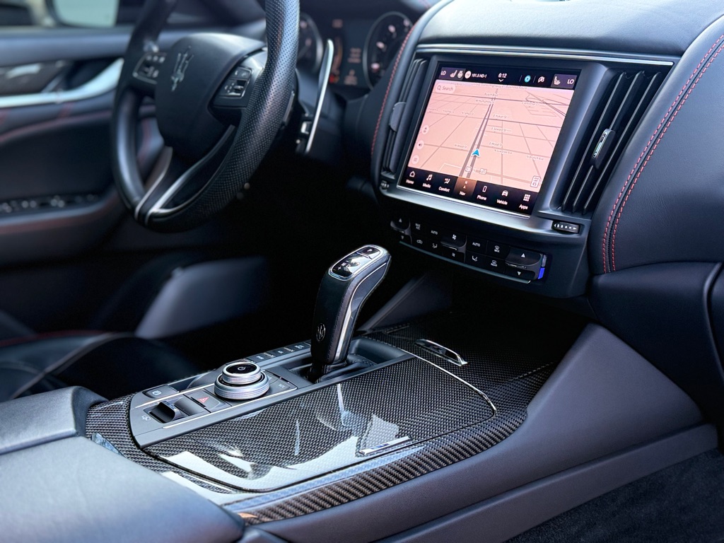 Photo 27 of this MASERATI LEVANTE