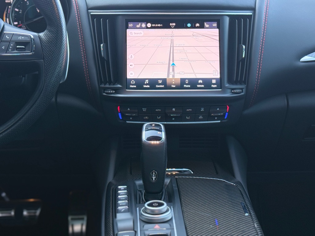 Photo 41 of this MASERATI LEVANTE