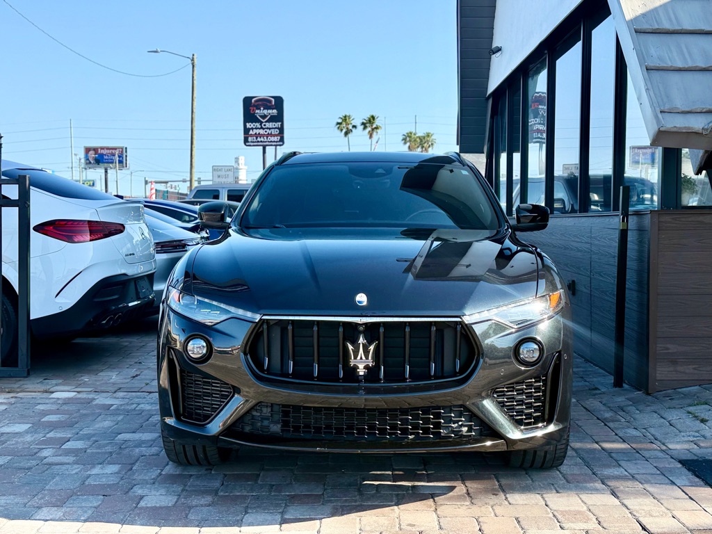 Photo 5 of this MASERATI LEVANTE