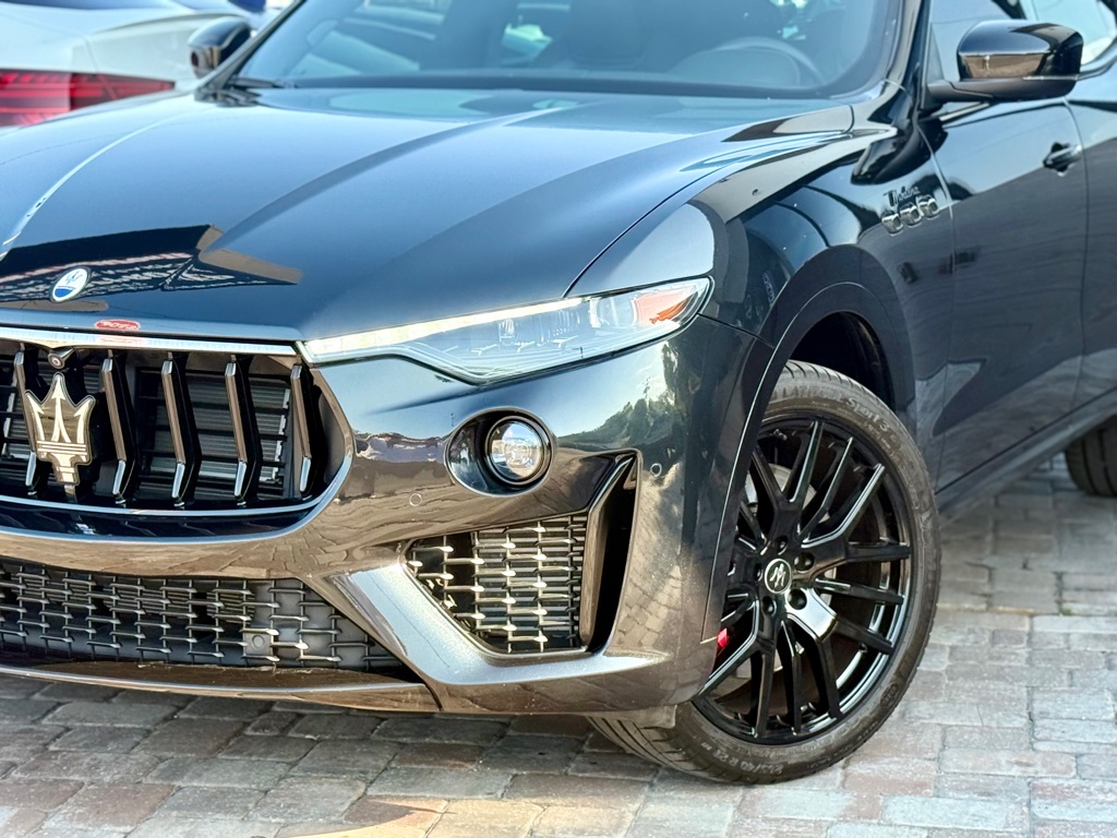 Photo 33 of this MASERATI LEVANTE