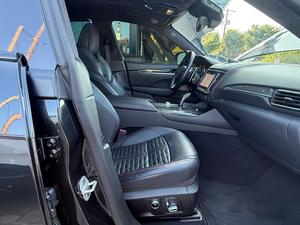 Photo 26 of this MASERATI LEVANTE