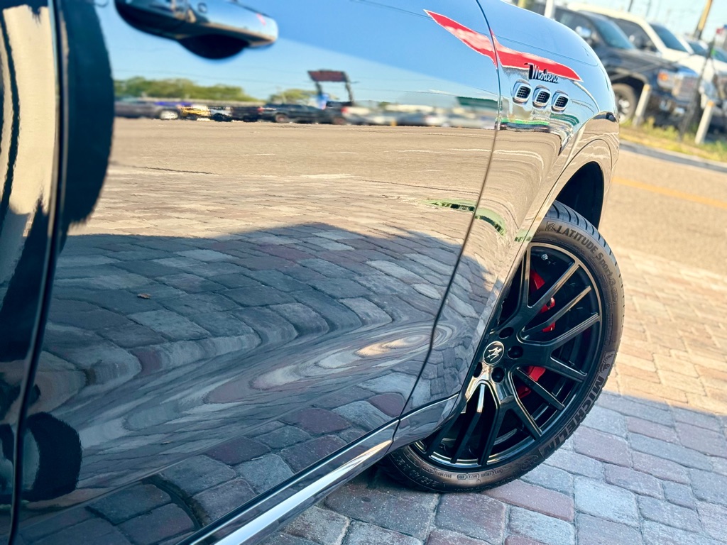 Photo 37 of this MASERATI LEVANTE