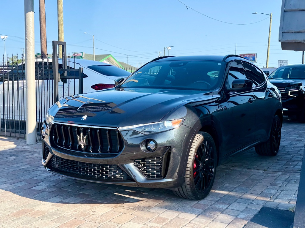 Photo 32 of this MASERATI LEVANTE