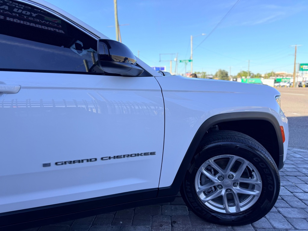 Photo 30 of this JEEP GRAND CHEROKEE