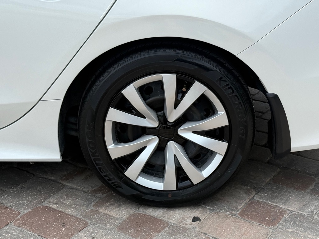 Photo 10 of this HONDA CIVIC