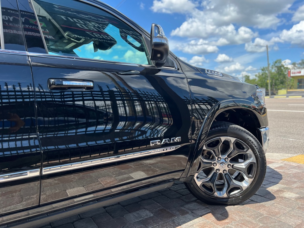 Photo 2 of this RAM 1500