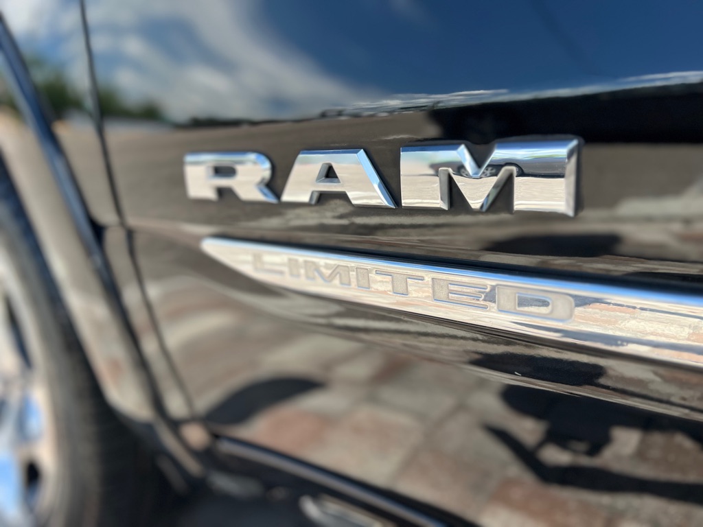 Photo 14 of this RAM 1500