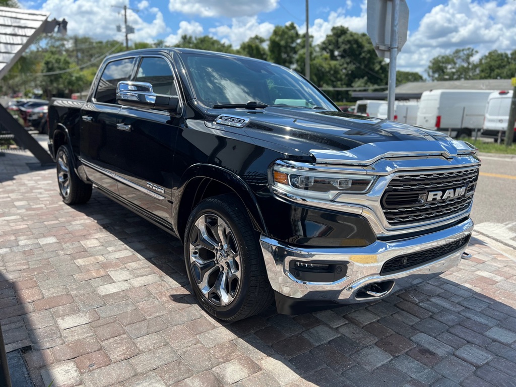 Photo 4 of this RAM 1500