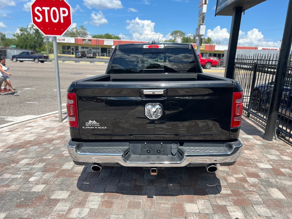 Photo 7 of this RAM 1500